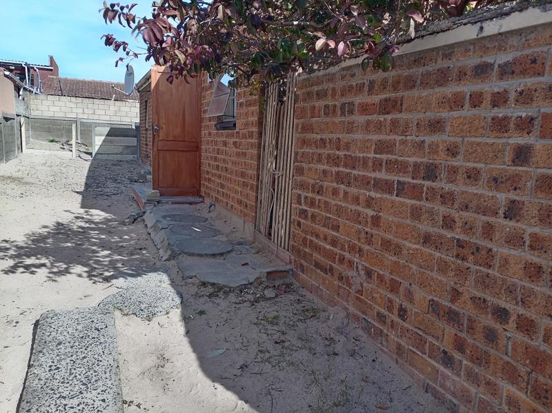 3 Bedroom Property for Sale in Lentegeur Western Cape